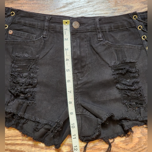 🔥 Sexy 🔥 Black Distressed Side Lace-up Mid-Rise Denim Jean Shorts Size Small - Picture 11 of 12